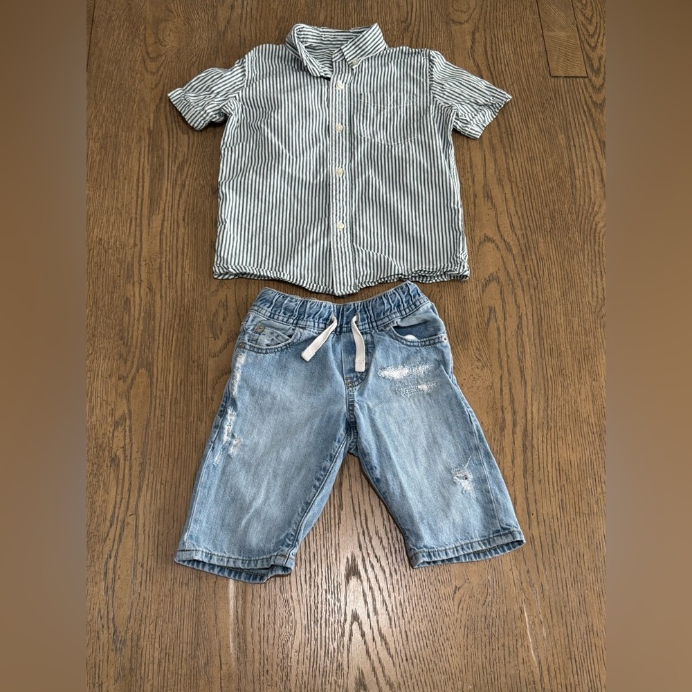 GAP Denim Light Wash Distressed Shorts XS 4–5Y Elastic Waist S/436636-00